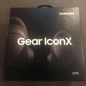 Samsung iconX Bluetooth earbuds